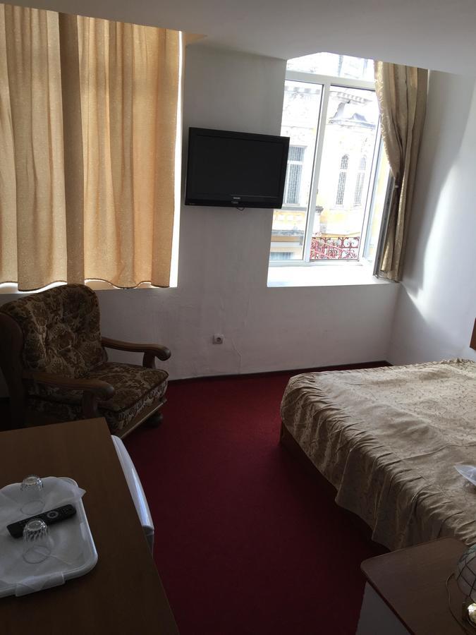 Hotel Rares โบโตชานิ ภายนอก รูปภาพ