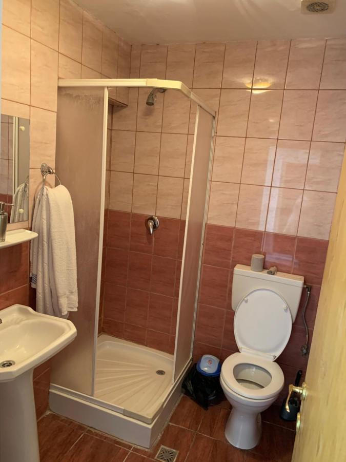 Hotel Rares โบโตชานิ ภายนอก รูปภาพ